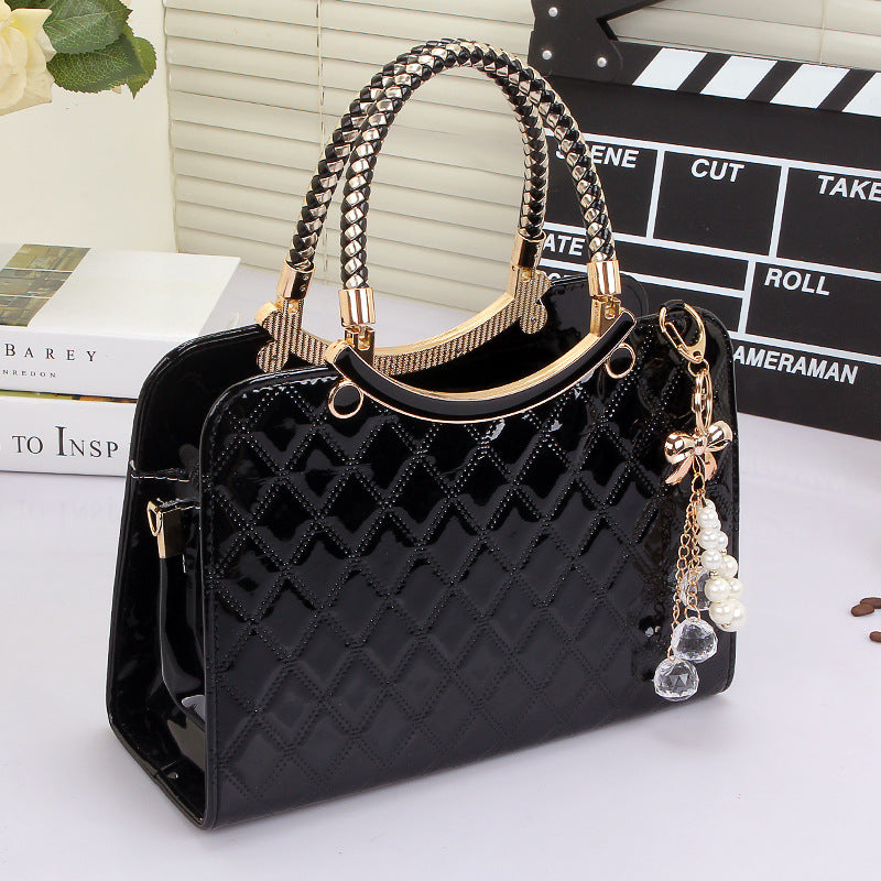 Elegant Diamond Patterned Women's Handbag